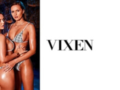 Slaapkamer, Grote kont, Grote lul, Pijpbeurt, 1 man 2 vrouwen, Natuurlijke tieten, Tiener, Tieten likken