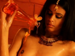 Брюнетки, Хд, Индианки, Соло