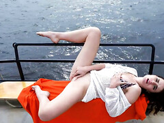 Gros cul, Brunette brune, Petite femme, Rasée, Solo