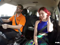 美女, 車, 中出し, 公共, 現実, 赤毛, 剃毛, タトゥー