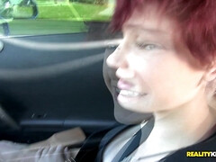 Sucer une bite, Tir de sperme, Faciale, Masturbation, Petite femme, Rousse roux, Cheveux courts, Maigrichonne