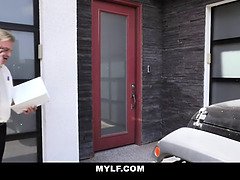 Grosser schwanz, Grosse titten, Blasen, Geile alte tussi, Milf, Mutti, Muschi, Schreiend