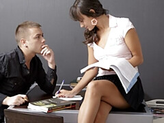 Anal, Gros cul, Grosse bite, Sucer une bite, Brunette brune, En levrette, Seins naturels, Nénés