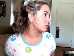 Culo grande, Rubia, Tetona, Corridas faciales, Tetas naturales, Pov, Tatuaje, Adolescente