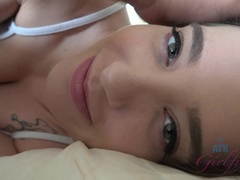 Amateur, Anal, Branlette thaïlandaise, Petite amie, Branlette thaïlandaise, Piercing, Allumeuse, Nénés