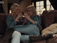 ブロンド, キス, レズビアン, オナニー, 淫乱熟女, 母, オマンコ, ストリッピング