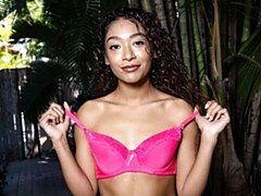 Grosser arsch, Schwarz, Fingern, Natürlichen titten, Kurzes haar, Entkleiden, Jungendliche (18+), Titten