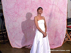 Amateur, Sucer une bite, Brunette brune, Fait maison, Mère que j'aimerais baiser, Petite femme, Nénés, Mariage