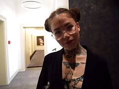 お尻, 汚れた　, バック, 手コキする, 巨大, 異人種間, ハメ撮り, タトゥー