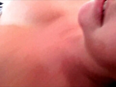 Grote kont, Grote mammen, Pijpbeurt, Sperma shot, Handbeurt, Hd, Huisgemaakt, Moeder die ik wil neuken