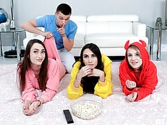 Mamada, Hermano, Morena, Estilo perrito, Grupo, Orgía, Flaco, Adolescente