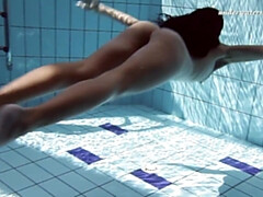 Morena, Fetiche, Hd, Tetas naturales, Piscina, Público, Adolescente, Tetas