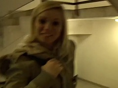 Amateur, Blonde, Sucer une bite, Voiture, Faciale, De plein air, Public, Réalité