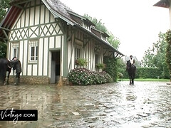 Tussi, Grosser arsch, Grosse titten, Blondine, Blasen, Handjob, Milf, Flotter dreier