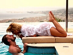 Anaal, Grote kont, Grote lul, Pijpbeurt, Hondjeshouding, Natuurlijke tieten, Kort haar, Tieten likken