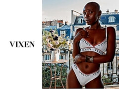 Grosser schwanz, Blasen, Hundestellung, Interrassisch, Lingerie, Natürlichen titten, Jungendliche (18+), Titten