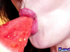 Bikini, Nue  à poil, Nue, Rasée, Maigrichonne, Softcore, Solo, Nénés