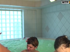 アナル, 茶髪の, 大学生, 顔射, グループ, レズビアン, ピアス, タトゥー