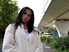 18 jahre, Grosser schwanz, Sperma im mund, Hardcore, Im freien, Pov, Öffentlich, Realität