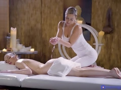 Culo, Morena, Europeo, Tetas naturales, Aceite, Perforación, Ruso, Tetas