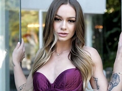 Lieveling, Voeten, Vingeren, Hakken, Likken, Kut duiken, Kousen, Zuigen