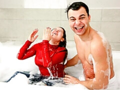 Bad, Grosser arsch, Blasen, Braunhaarige, Handjob, Jungendliche (18+), Titten, Nass