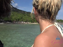 Бикини, Блондинки, Большие дырки, Трусики, Пирсинг, От первого лица, Бритые, Курящие