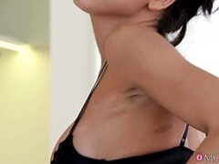 American MILF deepthroats handy man