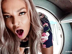 Grosser arsch, Grosser schwanz, Grosse titten, Blasen, Hundestellung, Schwarz, Milf