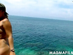 Playa, Rubia, Pareja, Semen en la boca, Alemán, Pajear, Tetas naturales, Al aire libre