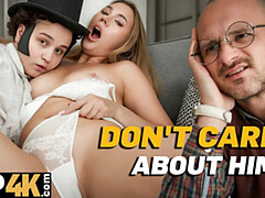 ブロンド, 捕まる, エロ熟女, Hd, 旦那, 淫乱熟女, ロシア人, 妻