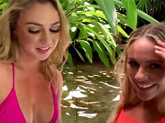 Blonde, En gros plan de très près, Face assise, Lesbienne, Fessée, Adolescente, Serré, Nénés