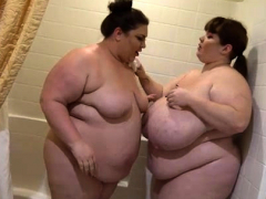 All Natural BBW Lexxxi Luxe Showers With Big Belly Babe