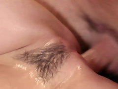 Sucer une bite, Brunette brune, Doigter, Hard, Époux mari, Embrassement, Seins naturels, Tatouage