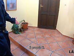 Law4k. la cattiva ragazza vende il suo corpo, viene arrestata e punita duramente