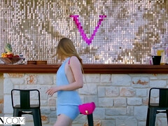 18 jahre, Blasen, Kehlenfick, Hundestellung, Lecken, Rotschopf, Jungendliche (18+), Titten