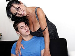 素人, デカ尻, デカチン, デカパイ, 茶髪の, 指いじり, 手コキする, 熟年