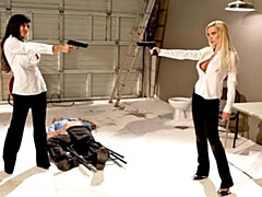 Gros cul, Grosse bite, Gros seins, Sucer une bite, En levrette, 2 femmes 1 homme, Mère que j'aimerais baiser, Nénés