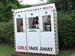 18 jaar, Grote kont, Grote lul, Grote mammen, Pijpbeurt, Hondjeshouding, Kort haar, Mager