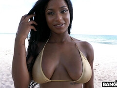 Cul, Gros cul, Gros seins, Sucer une bite, Plantureuse, Grosse, Seins naturels, Nénés