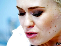 Kont, Voeten, Voetbeurt, Handbeurt, Likken, Natuurlijke tieten, Kantoor, Uniformpje