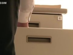 指いじり, 日本人, オフィス