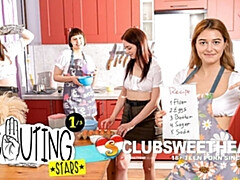 クラブ, 指いじり, Hd, キス, キッチン, レズビアン, オナニー, オマンコ