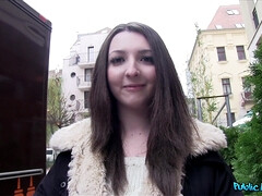 18 jaar, Enthousiasteling, Pijpbeurt, Schattig, Handbeurt, Orgasme, Buiten, Openbaar