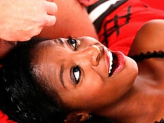 Любители, Спальня, Большая жопа, Большие сиськи, Брюнетки, Пальцем, Мастурбация, Стриптизерша