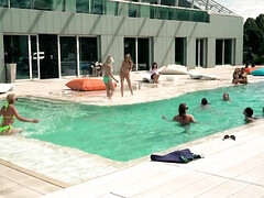 Nana, Grosse bite, Gros seins, Sucer une bite, Groupe, Lingerie, Seins naturels, Nénés