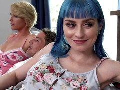 Gros cul, Gros seins, Blonde, Sucer une bite, En levrette, Groupe, Hd, Rasée