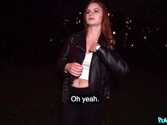 Leie, Grosser schwanz, Grosse titten, Vollbusig, Hundestellung, Leder, Natürlichen titten, Im freien