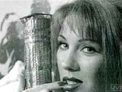 Grote kont, Grote mammen, Hondjeshouding, Handbeurt, Likken, Moeder die ik wil neuken, Tieten likken, Oud