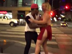 Amateur, Belle grosse femme bgf, Rondelette, Noir ébène, Interracial, De plein air, Public, Nénés